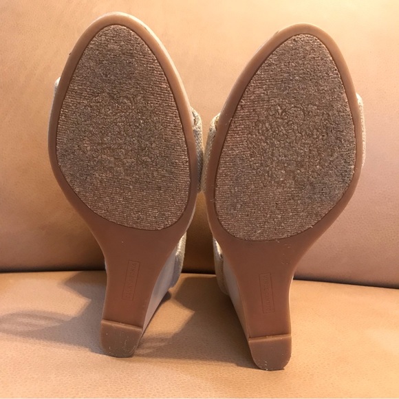 Vince Camuto Stretchy Strap Nude Wedge Heels, 8.5 - Picture 4 of 8